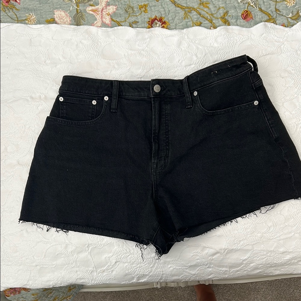 Madewell Black Jean Shorts size 33 The Perfect Jean Short